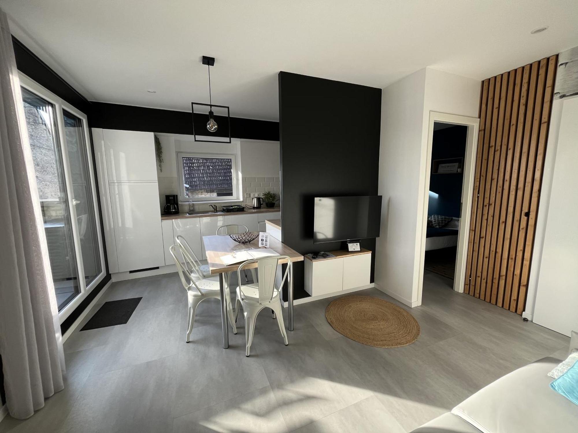 Appart-Hotel N 4 Calme Avec Terrasse, Wi-Fi Haut Debit, Petit-Dejeuner, Room-Service Et Parking Prive Chouzelot Экстерьер фото